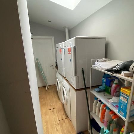 Large House Close To Greenwich 엘섬 외부 사진