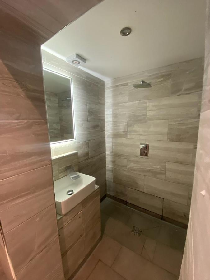 Large House Close To Greenwich 엘섬 외부 사진