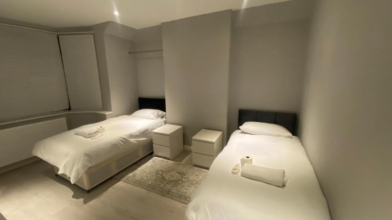 Large House Close To Greenwich 엘섬 외부 사진