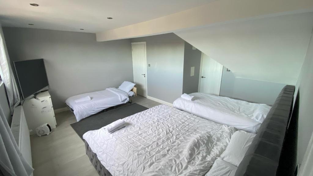 Large House Close To Greenwich 엘섬 외부 사진